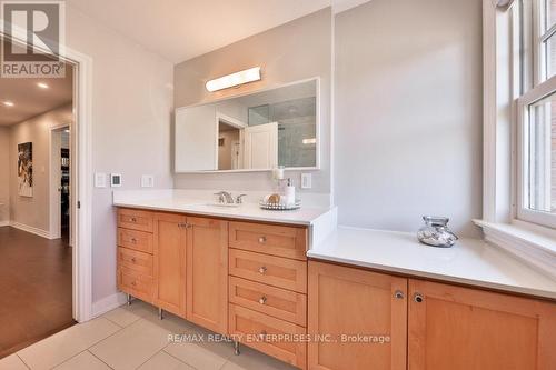 1127 Queen Street W, Mississauga, ON - Indoor Photo Showing Bathroom