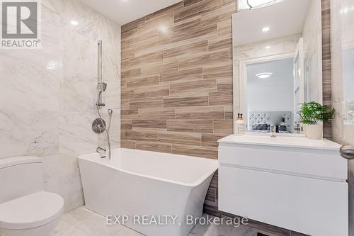 41 Tremont Crescent, Toronto (Banbury-Don Mills), ON - Indoor Photo Showing Bathroom