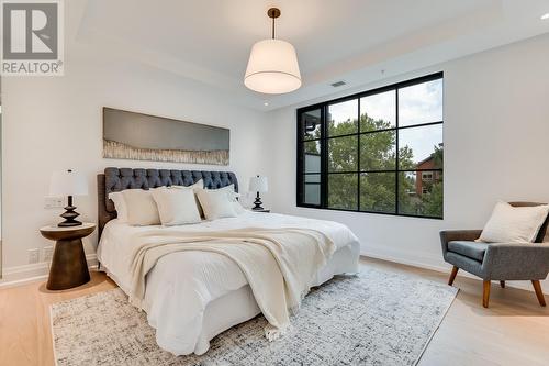 450 Groves Avenue Unit# 302, Kelowna, BC - Indoor Photo Showing Bedroom