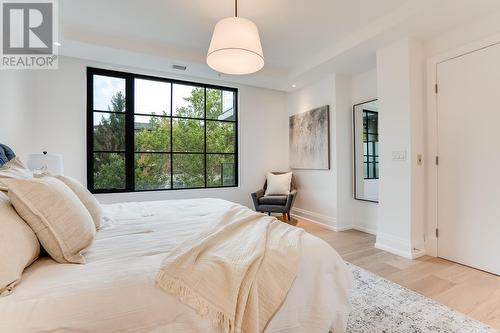 450 Groves Avenue Unit# 302, Kelowna, BC - Indoor Photo Showing Bedroom