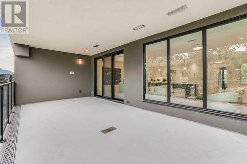 450 Groves Avenue Unit# 302, Kelowna, BC - Outdoor With Exterior