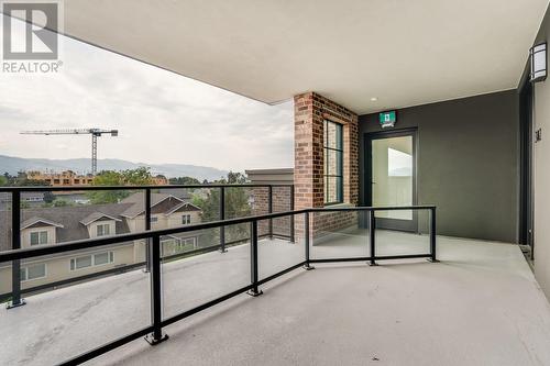 450 Groves Avenue Unit# 302, Kelowna, BC - Outdoor With Exterior