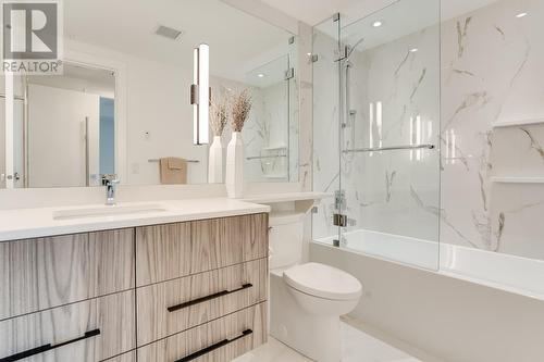 450 Groves Avenue Unit# 302, Kelowna, BC - Indoor Photo Showing Bathroom