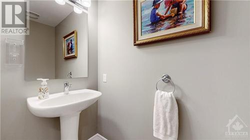 108 Pin Cherry Grove, Ottawa, ON - Indoor Photo Showing Bathroom