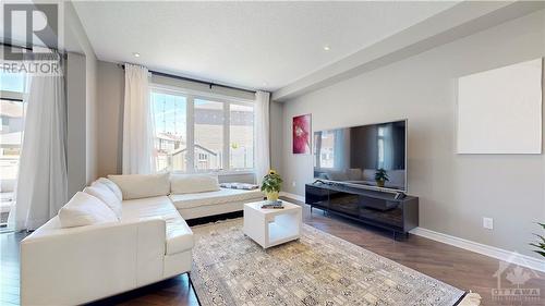 108 Pin Cherry Grove, Ottawa, ON - Indoor Photo Showing Living Room