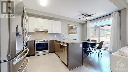 108 Pin Cherry Grove, Ottawa, ON - Indoor Photo Showing Kitchen With Stainless Steel Kitchen With Upgraded Kitchen