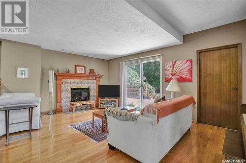 202 Kenosee Crescent, Saskatoon, SK - Indoor Photo Showing Living Room With Fireplace