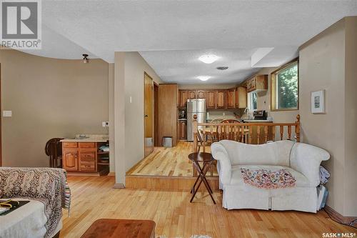 202 Kenosee Crescent, Saskatoon, SK - Indoor Photo Showing Living Room