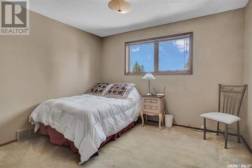 202 Kenosee Crescent, Saskatoon, SK - Indoor Photo Showing Bedroom