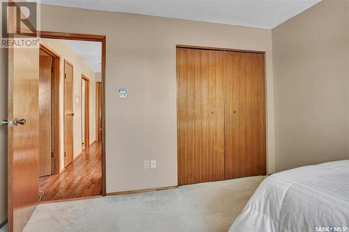 202 Kenosee Crescent, Saskatoon, SK - Indoor Photo Showing Bedroom