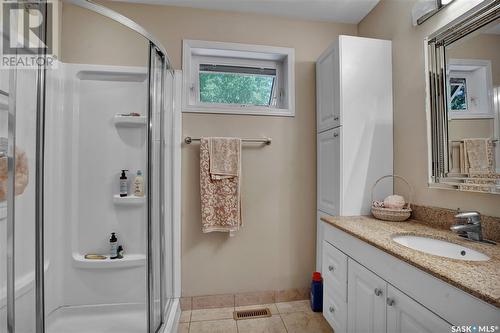 202 Kenosee Crescent, Saskatoon, SK - Indoor Photo Showing Bathroom