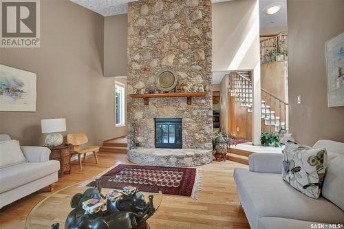 202 Kenosee Crescent, Saskatoon, SK - Indoor Photo Showing Living Room With Fireplace