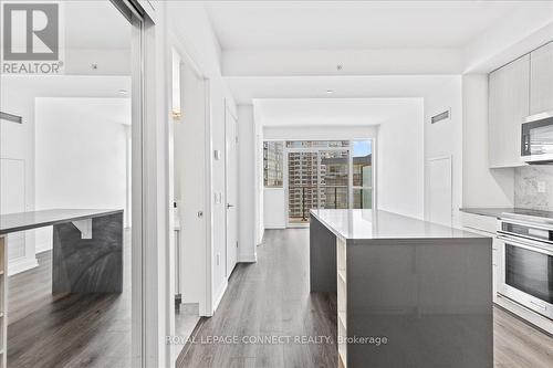 1707 - 38 Ianuzzi Street, Toronto (Niagara), ON - Indoor Photo Showing Kitchen