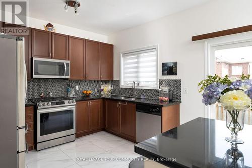 195 District Avenue N, Vaughan, ON - Indoor Photo Showing Kitchen