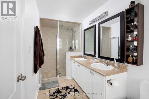 195 District Avenue N, Vaughan, ON - Indoor Photo Showing Bathroom