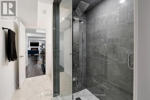 195 District Avenue N, Vaughan, ON - Indoor Photo Showing Bathroom