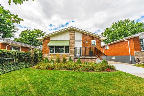 38 Cardinal Drive, Hamilton, ON - Outdoor