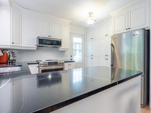 Cuisine - 450 Rue Montmagny, Sherbrooke (Les Nations), QC - Indoor Photo Showing Kitchen With Upgraded Kitchen