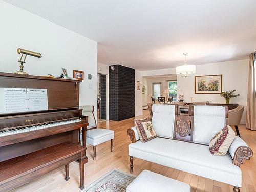 Salon - 450 Rue Montmagny, Sherbrooke (Les Nations), QC - Indoor Photo Showing Living Room