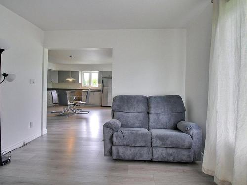 Salon - 987 Rue Principale, Sainte-Clotilde-De-Beauce, QC - Indoor Photo Showing Living Room