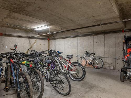 308-297 Hirst Ave West, Parksville, BC - Indoor Photo Showing Garage