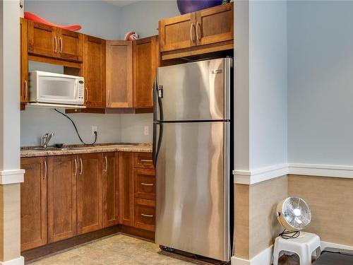 308-297 Hirst Ave West, Parksville, BC - Indoor Photo Showing Kitchen