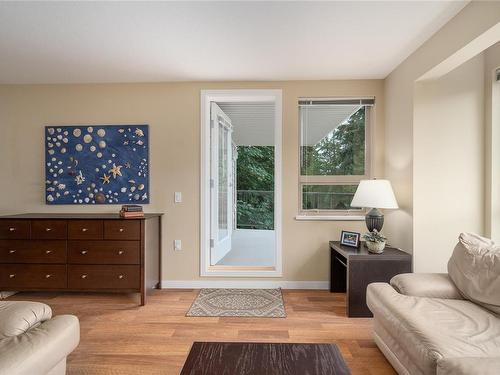 308-297 Hirst Ave West, Parksville, BC - Indoor Photo Showing Living Room