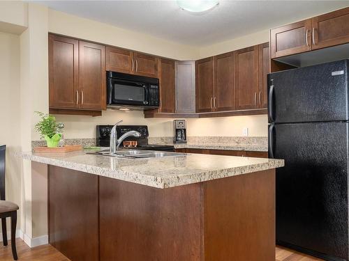 308-297 Hirst Ave West, Parksville, BC - Indoor Photo Showing Kitchen