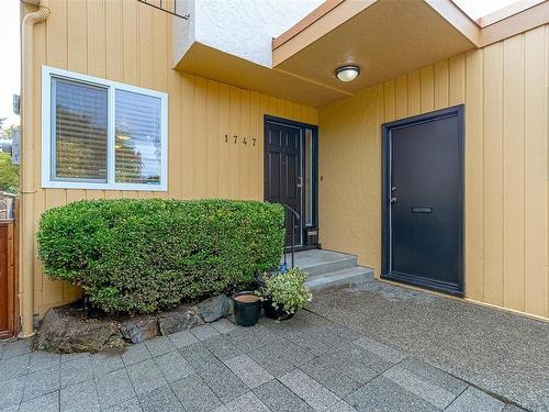 1747 Lee Ave, Victoria, BC 