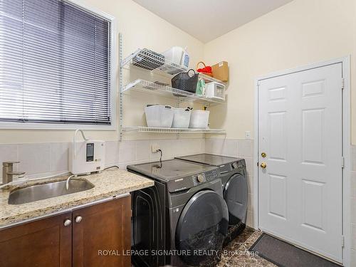 6489 Hampden Woods Rd, Mississauga, ON - Indoor Photo Showing Laundry Room