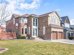 6489 Hampden Woods Rd  Mississauga, ON L5N 7W1