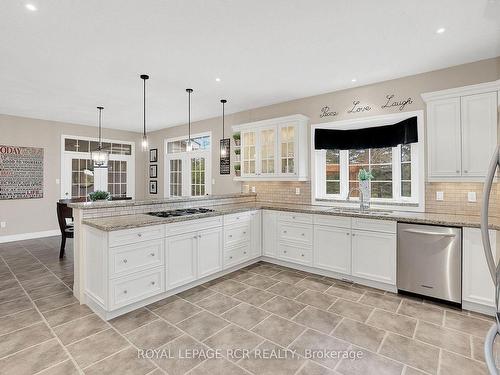 1 Island Lake Rd, Mono, ON - Indoor Photo Showing Kitchen With Upgraded Kitchen