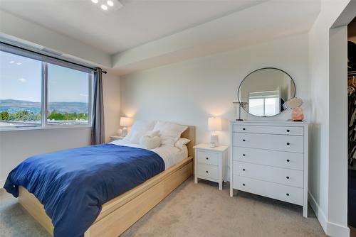 406-3642 Mission Springs Drive, Kelowna, BC - Indoor Photo Showing Bedroom