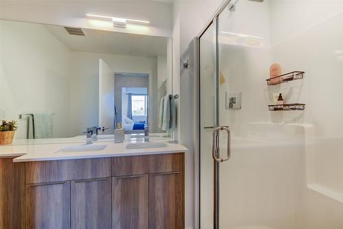 406-3642 Mission Springs Drive, Kelowna, BC - Indoor Photo Showing Bathroom