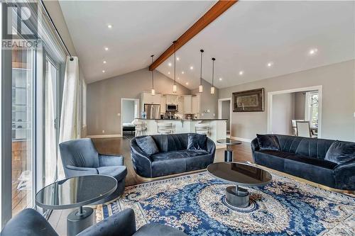 49 D'Arcys Way, North Grenville, ON - Indoor Photo Showing Living Room