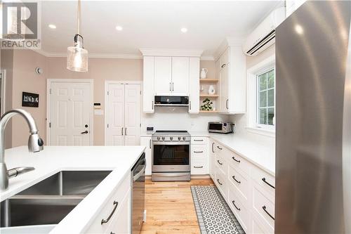 176 Savannah Drive, Moncton, NB - Indoor Photo Showing Kitchen With Stainless Steel Kitchen With Double Sink With Upgraded Kitchen