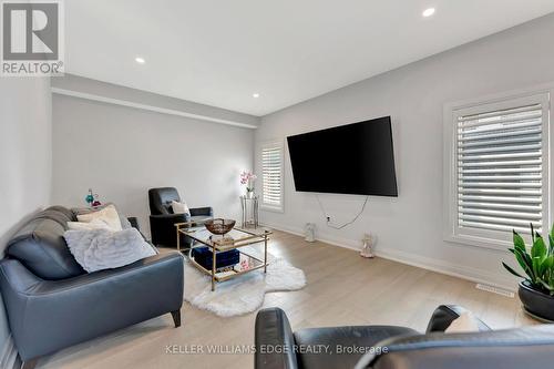 2 Raspberry Lane, Hamilton, ON - Indoor Photo Showing Living Room