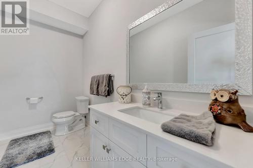 2 Raspberry Lane, Hamilton, ON - Indoor Photo Showing Bathroom