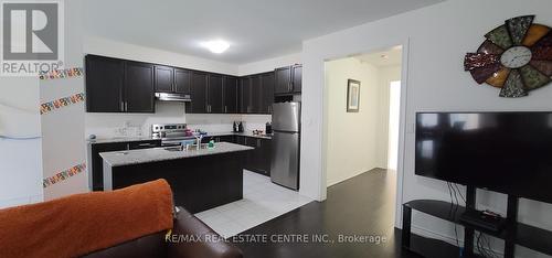 56 Dolobram Trail, Brampton, ON - Indoor Photo Showing Kitchen