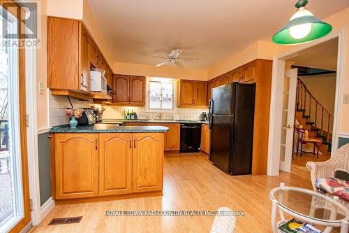 18 Corneil Street, Kawartha Lakes (Lindsay), ON - Indoor Photo Showing Kitchen