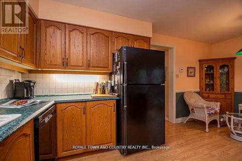 18 Corneil Street, Kawartha Lakes (Lindsay), ON - Indoor Photo Showing Kitchen