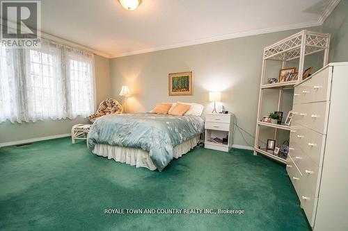 18 Corneil Street, Kawartha Lakes (Lindsay), ON - Indoor Photo Showing Bedroom