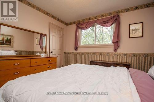 18 Corneil Street, Kawartha Lakes (Lindsay), ON - Indoor Photo Showing Bedroom