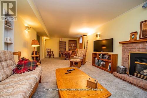 18 Corneil Street, Kawartha Lakes (Lindsay), ON - Indoor Photo Showing Living Room With Fireplace