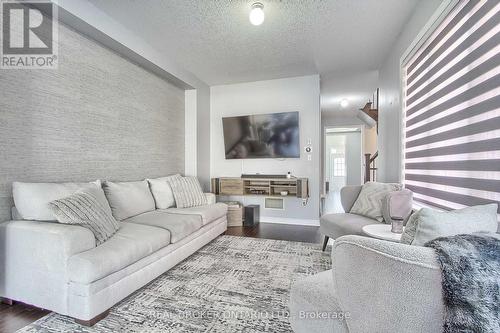 97 Titan Trail, Markham (Cedarwood), ON - Indoor Photo Showing Living Room