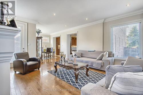 50 Guery Crescent N, Vaughan (East Woodbridge), ON - Indoor Photo Showing Living Room