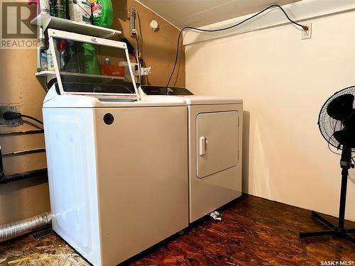 1212 98Th Street, North Battleford, SK - Indoor Photo Showing Laundry Room