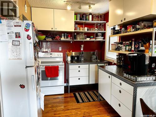 1212 98Th Street, North Battleford, SK - Indoor Photo Showing Kitchen