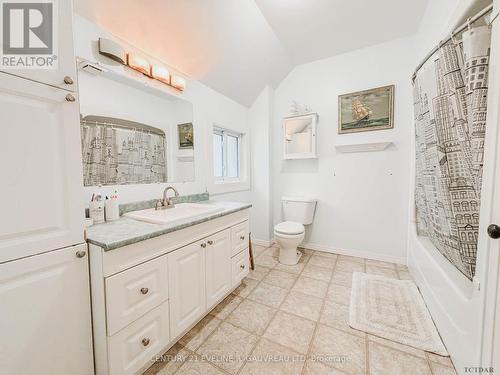 189 Farah Avenue, Temiskaming Shores, ON - Indoor Photo Showing Bathroom