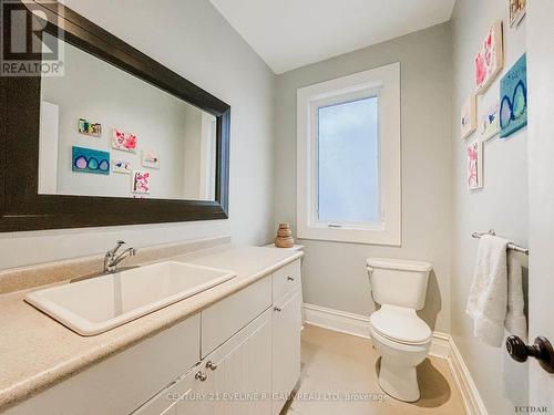 189 Farah Avenue, Temiskaming Shores, ON - Indoor Photo Showing Bathroom